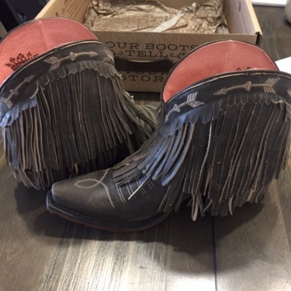 JUNK GYPSY BY LANE SPITFIRE FRINGE BROWN BOOTIE 6